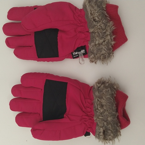 Girls Pink Warm Gloves - Picture 2 of 3